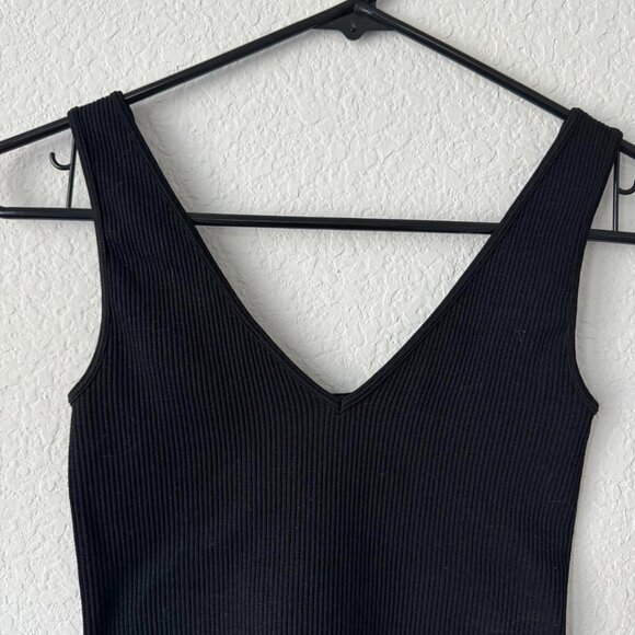 American Threads black ribbed basic tank🖤☁️ - Picture 2 of 6